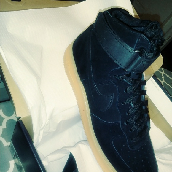 Shoes for Women & Men - Picture 3 of 8